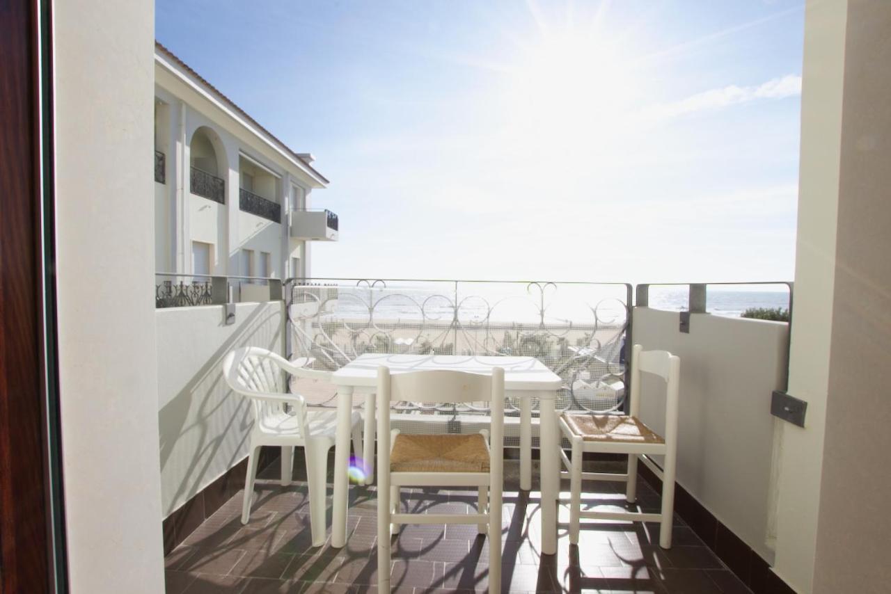 Bagni Miramare N. 40 Apartment Lido di Jesolo Bagian luar foto